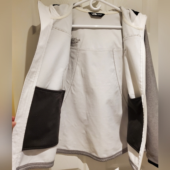 The North Face Jacket - Picture 6 of 12